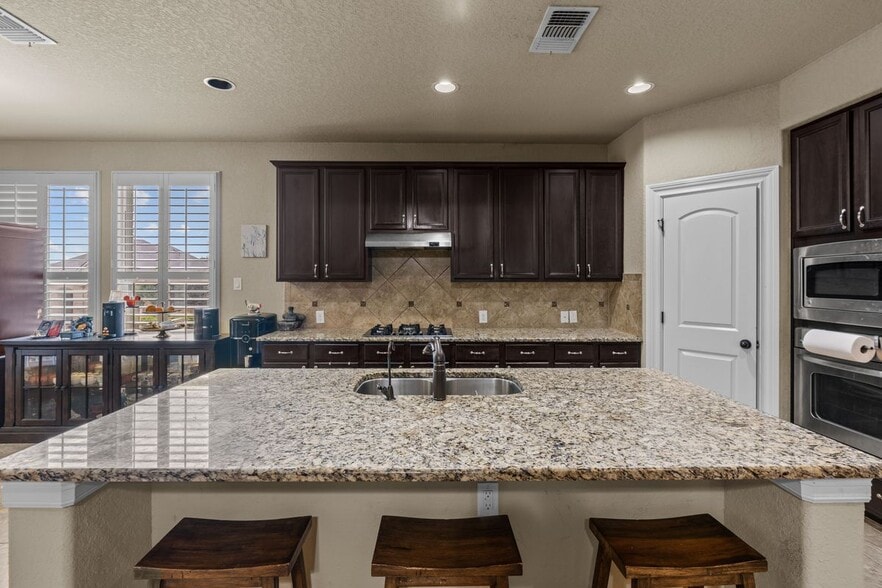 Building Photo - 8718 Silver Rock