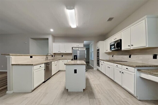 Building Photo - 4031 Echo Mountain Dr