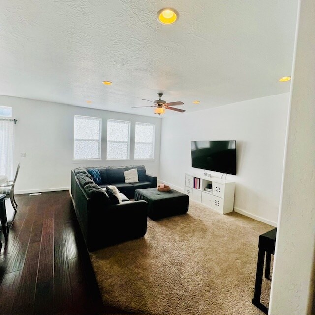 Building Photo - 4104 Fremont Dr