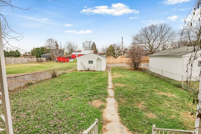 Building Photo - Charming 2-Bedroom Single Family Home Near S High St
