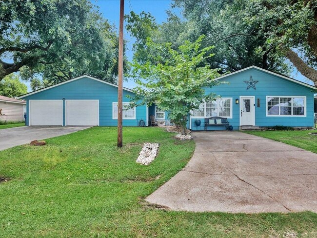 Primary Photo - 683 Water View Dr