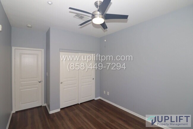 Building Photo - 4300 Newton Ave