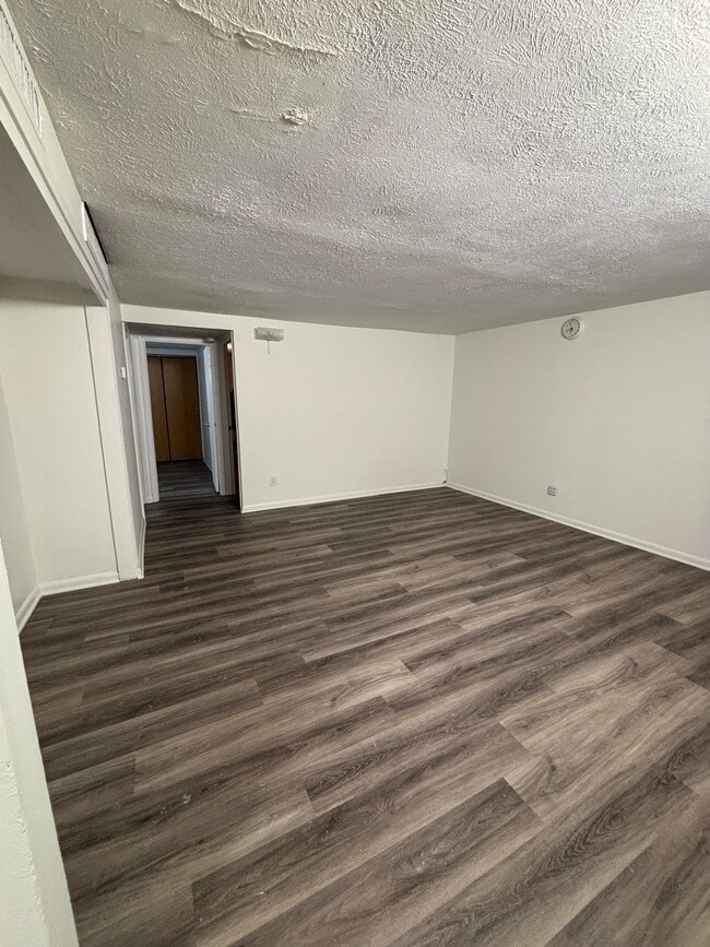 Building Photo - 120 S 38th Ave