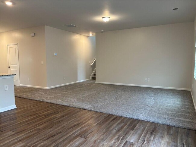 Building Photo - 368 Sinclair Way