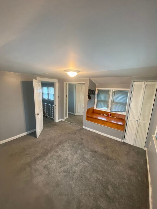 Building Photo - Beautiful three bed, 1.5 bath single-family home for rent with inground pool