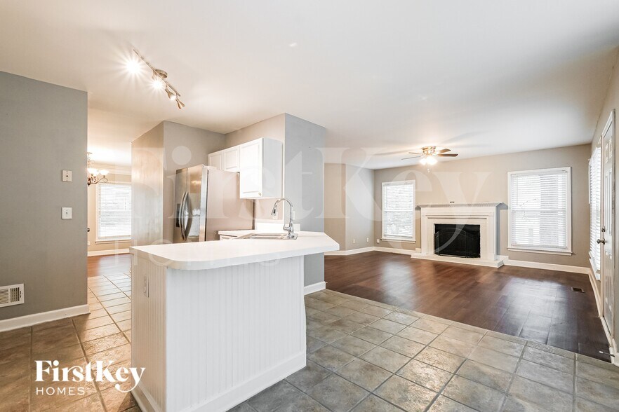 Building Photo - 1520 Maplewood Ct