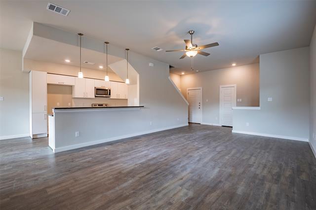 Building Photo - 644 Wheatfield Dr