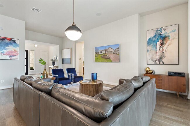 Building Photo - 216 Vista Village Cove