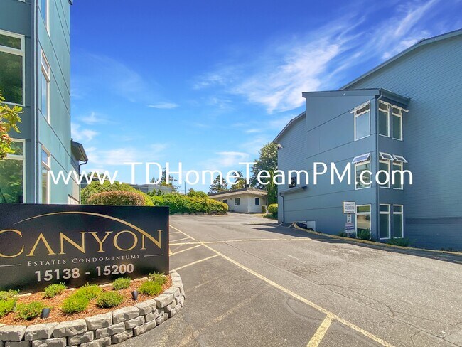 Building Photo - "Chic 2-Bed Condo with Scenic Views & Gran...