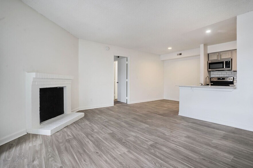 Building Photo - Oakdale Springs Apartments