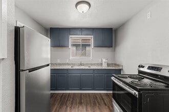 Building Photo - 5718 Pickfair St