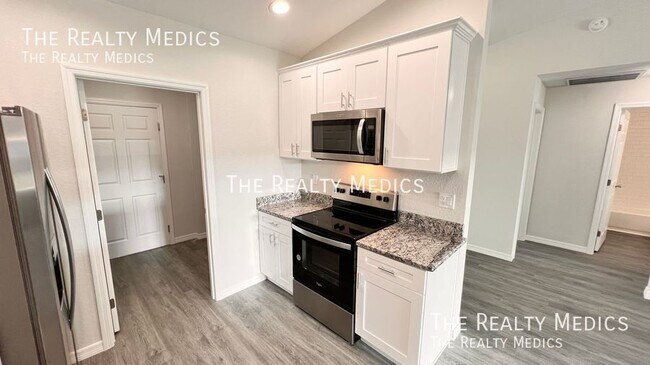 Building Photo - 4165 Hammock Rd