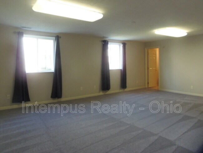 Building Photo - 516 Ironhorse Dr