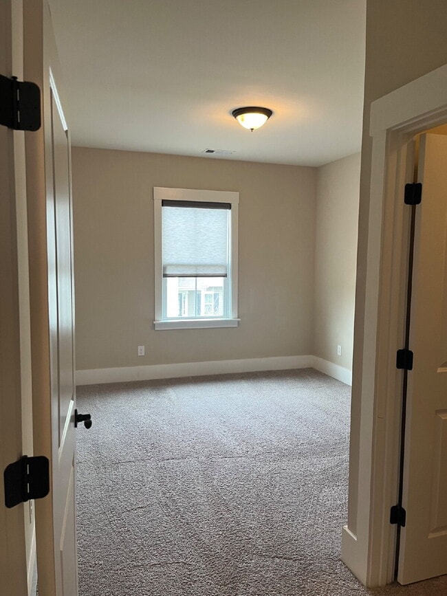 Building Photo - 1712 Biscayne Dr