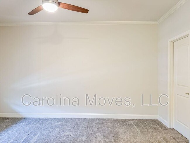 Building Photo - 5 Sweetspire Ln