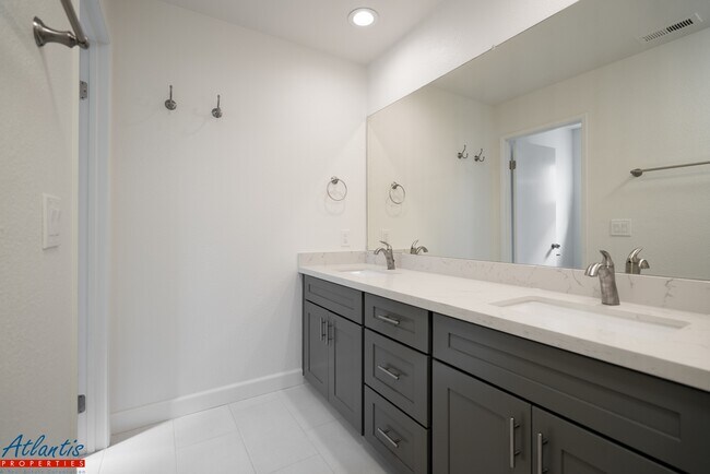 Building Photo - 63 Jacklin Cir