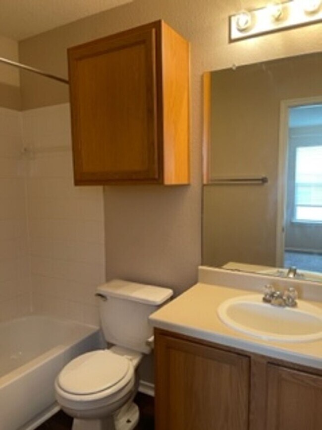 Building Photo - Harris Ridge