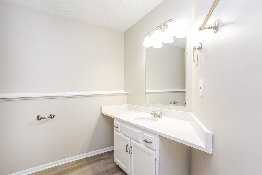 Building Photo - 3726 Mountshannon Rd