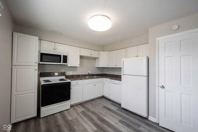 Building Photo - 140 Maple Park Dr