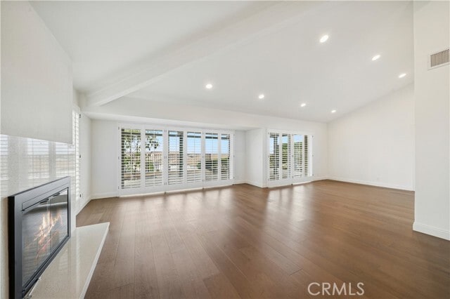 Building Photo - 2007 Yacht Mischief