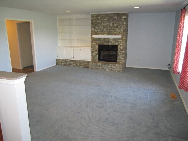 Building Photo - 11200 Ann Arbor Ave