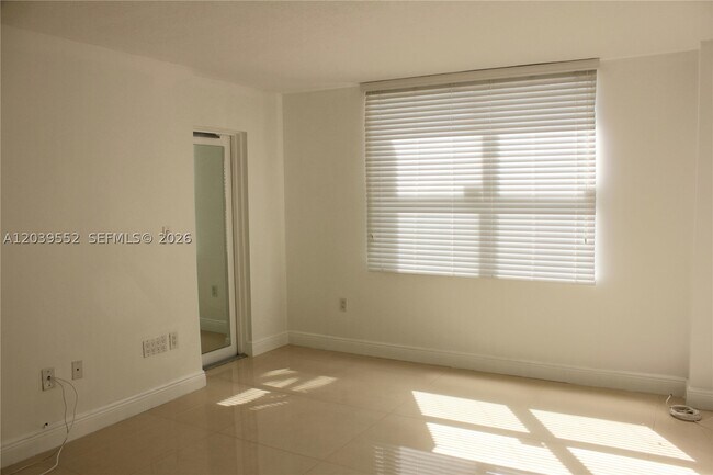 Building Photo - 2333 Brickell Ave