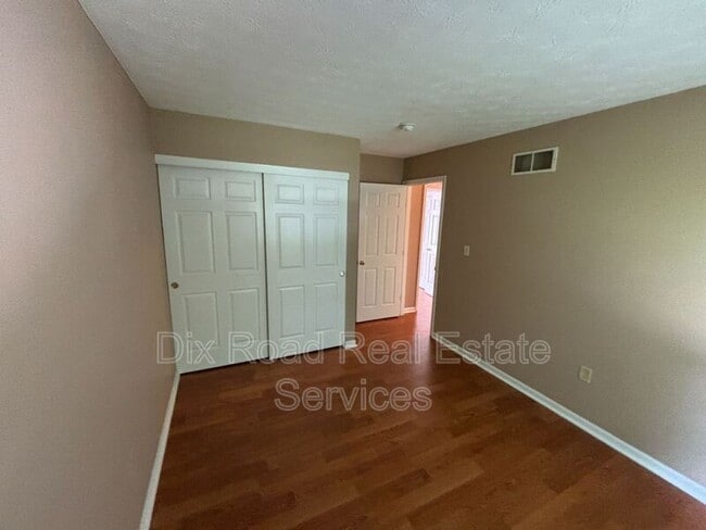 Building Photo - 1194 Poplar Hill Dr