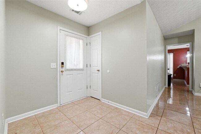 Building Photo - 2833 Loral Pines Dr NW