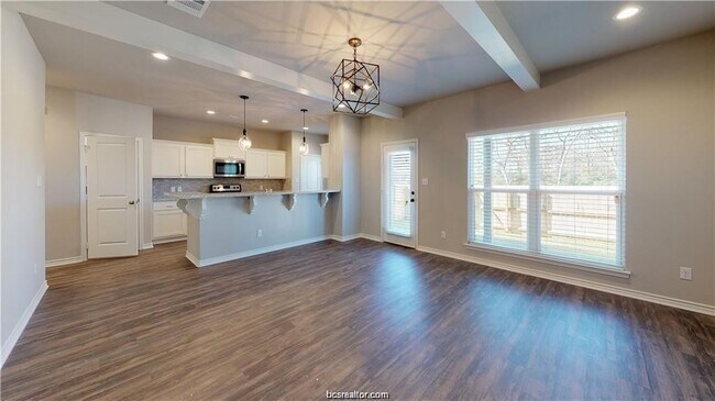 Building Photo - 2838 Papa Bear