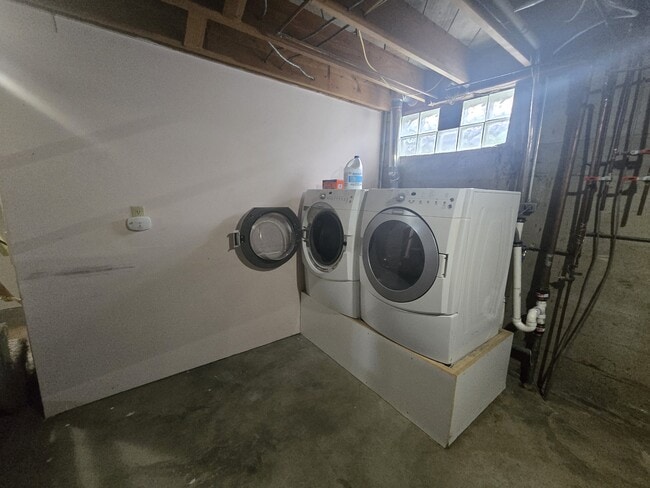 Building Photo - 124 W Water St