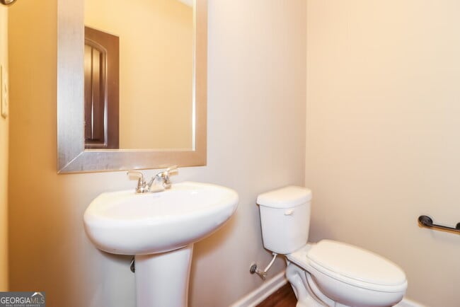 Building Photo - 2107 Juniper Ives Ct SE