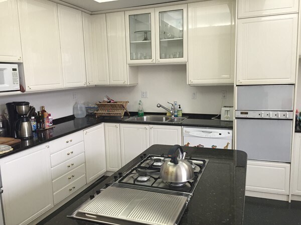 Building Photo - 128 Sewall Ave