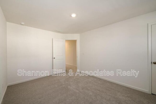 Building Photo - 2559 Adventure Wy