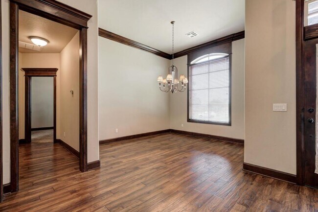 Building Photo - 22090 White Pine Cir