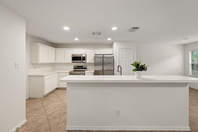 Building Photo - 222 Blushwood Pl