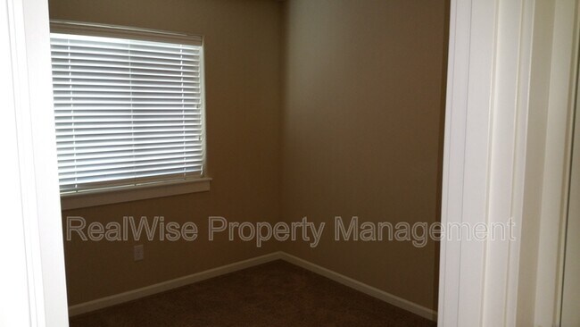Building Photo - 20755 Smoke Stack Ln