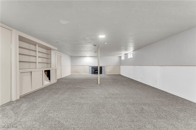 Building Photo - 6481 Glenwillow Dr