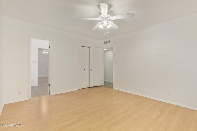 Building Photo - 5401 E Exeter Blvd