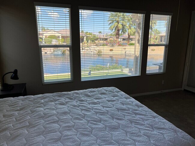 Building Photo - 59 Shoreline Dr