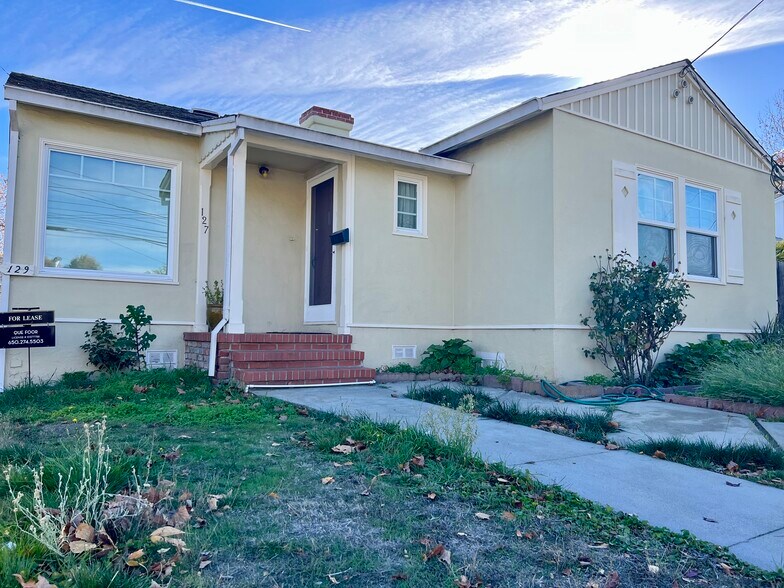 Front entrance - 127 22nd Ave