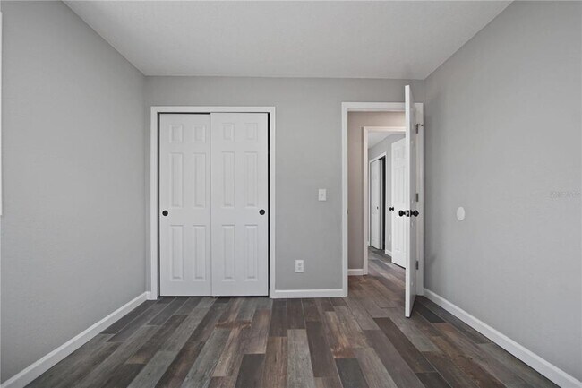 Building Photo - 213 S Bougainvillea Ave