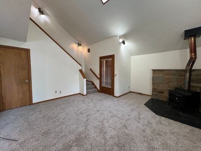 Building Photo - E Court Duplex