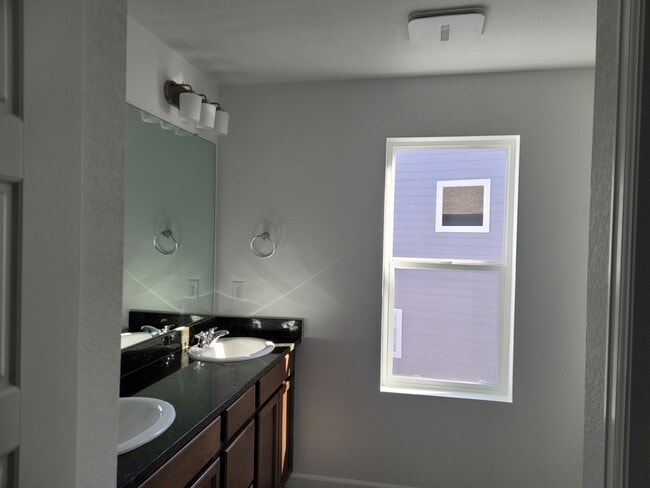 Building Photo - 9882 Monte Vista Ave