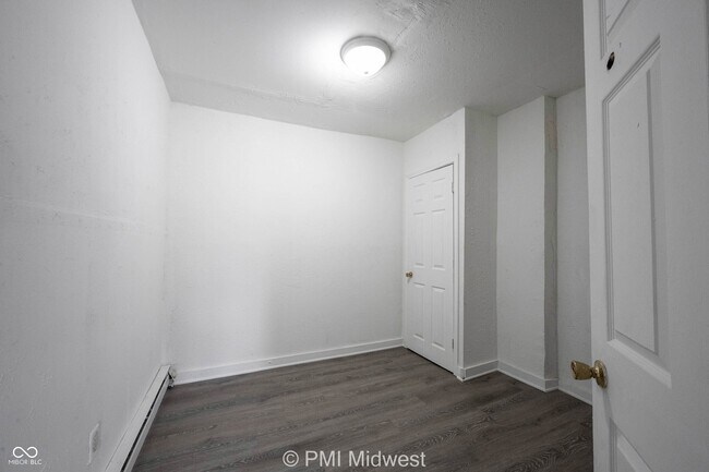 Building Photo - 238 N Beville Ave