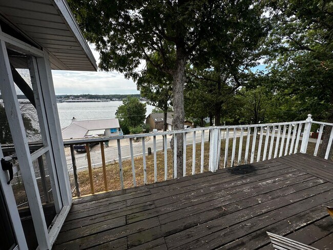 Building Photo - 4 Bedroom House with Lake views!