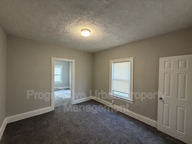 Building Photo - 3346 E 134th St