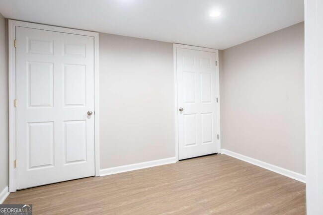 Building Photo - 5647 Queensborough Dr