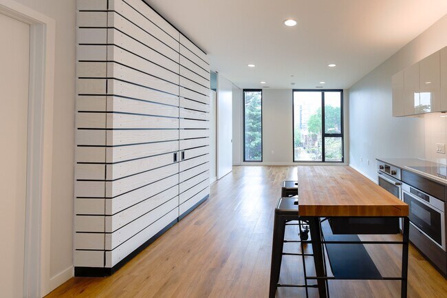 Building Photo - Terrific One Bedroom Condo in Truxton Circle!