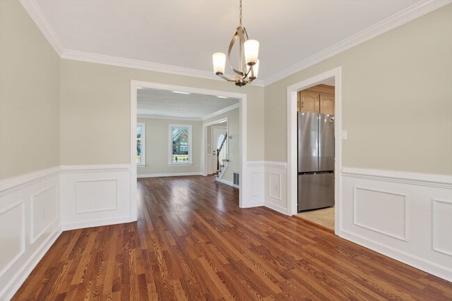 Building Photo - 5 Bed, 2.5 Bath Home in the Heart of Red Mill Farms