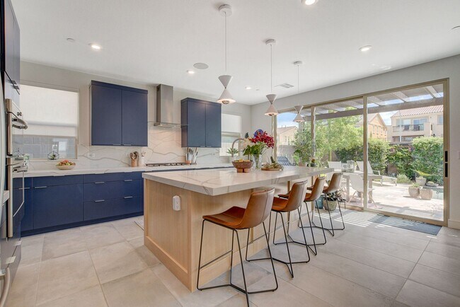 Building Photo - Amazing 2 story home in beautiful Tri Poin...
